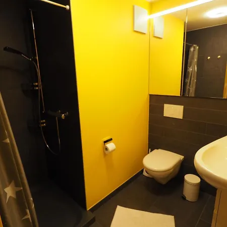 Apartment Dachwohnung Mit Sauna, Dachterrasse Und Aussicht *